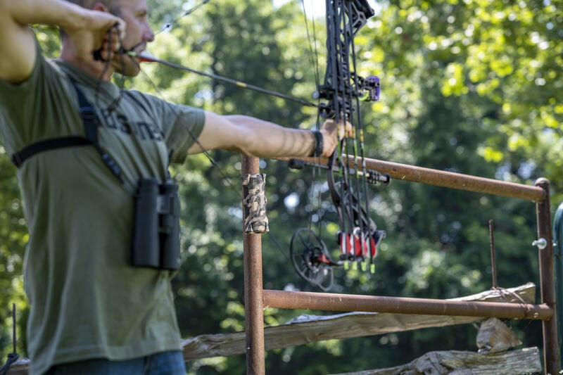 ALTAVOZ BLUETOOTH Y CARGADOR BUSHNELL OUTDOORSMAN (14)